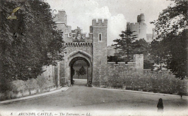 Image of Arundel - Castle (Entrance)
