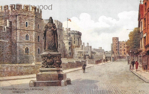 Image of Windsor - Victoria Statue & Castle Approach