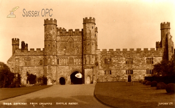 Image of Battle - Battle Abbey - Gateway from Grounds