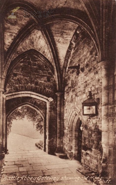 Image of Battle - Battle Abbey (Hanging Post)