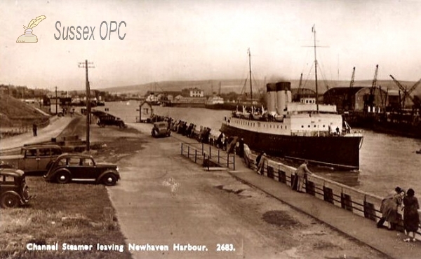 Image of Newhaven - Channel Steamer leaving the harbour