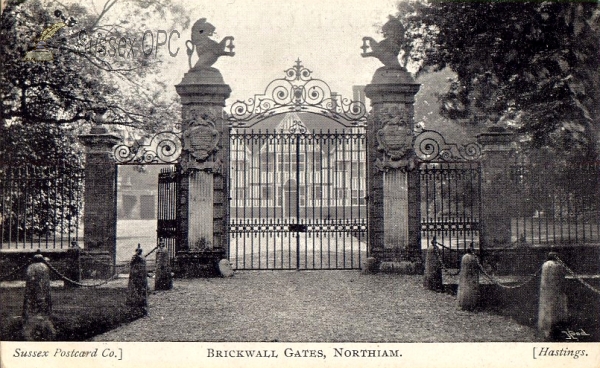 Northiam - Brickwall (gates)