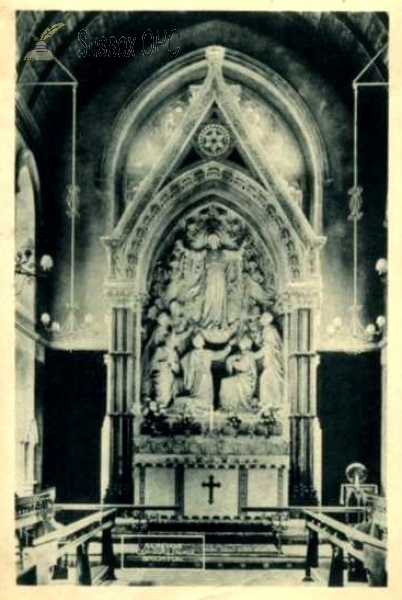 Preston - St Saviour's Church (altar & reredos)