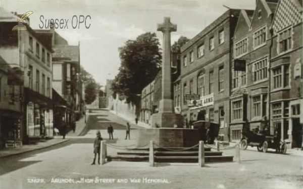 Image of Arundel - High Street & War Memorial