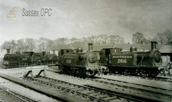 Image of Bognor - Turntable & Sidings with locomotives