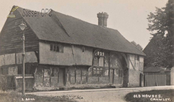 Image of Crawley - Old Houses