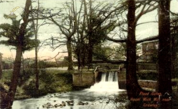 Image of Three Bridges - Floodgates at Hazelwick Mill