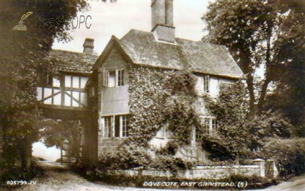 Image of East Grinstead - Dove Cottage