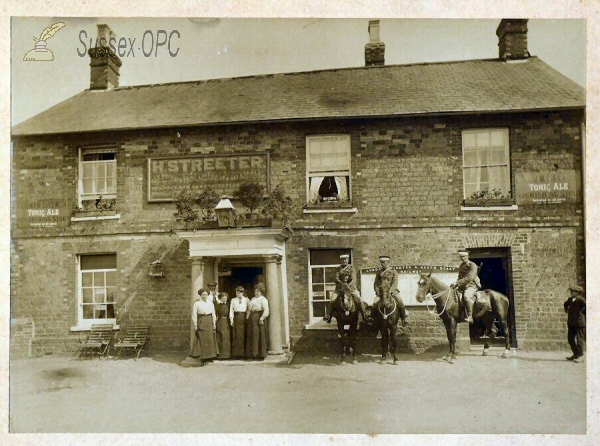 Image of Petworth - Railway Inn