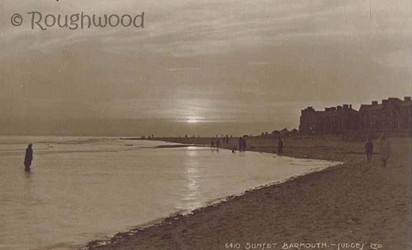 Image of Barmouth - Sunset over the beach