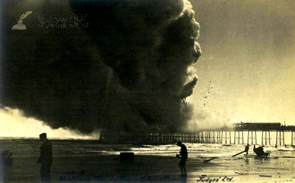 Image of Hastings - Fire on the Pier - 15th July 1917