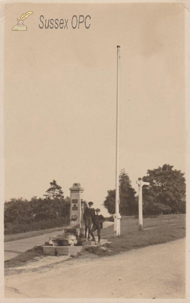 Image of Newick - Village Pump & Green