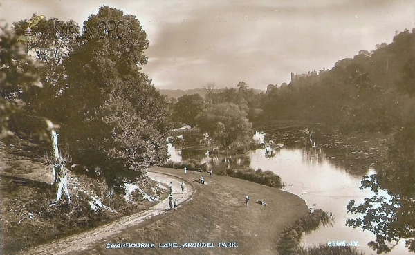 Arundel - Swanbourne Lake