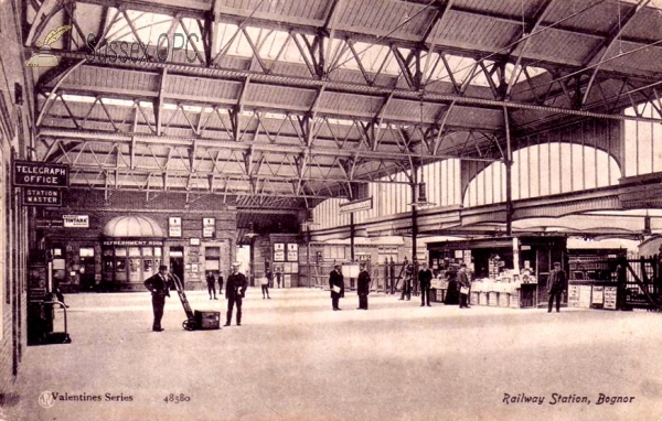 Image of Bognor - Railway station (interior)
