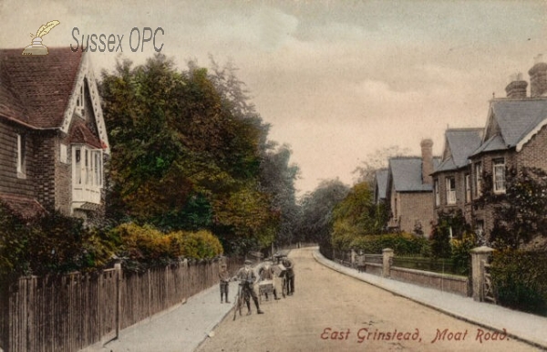 Image of East Grinstead - Moat Road